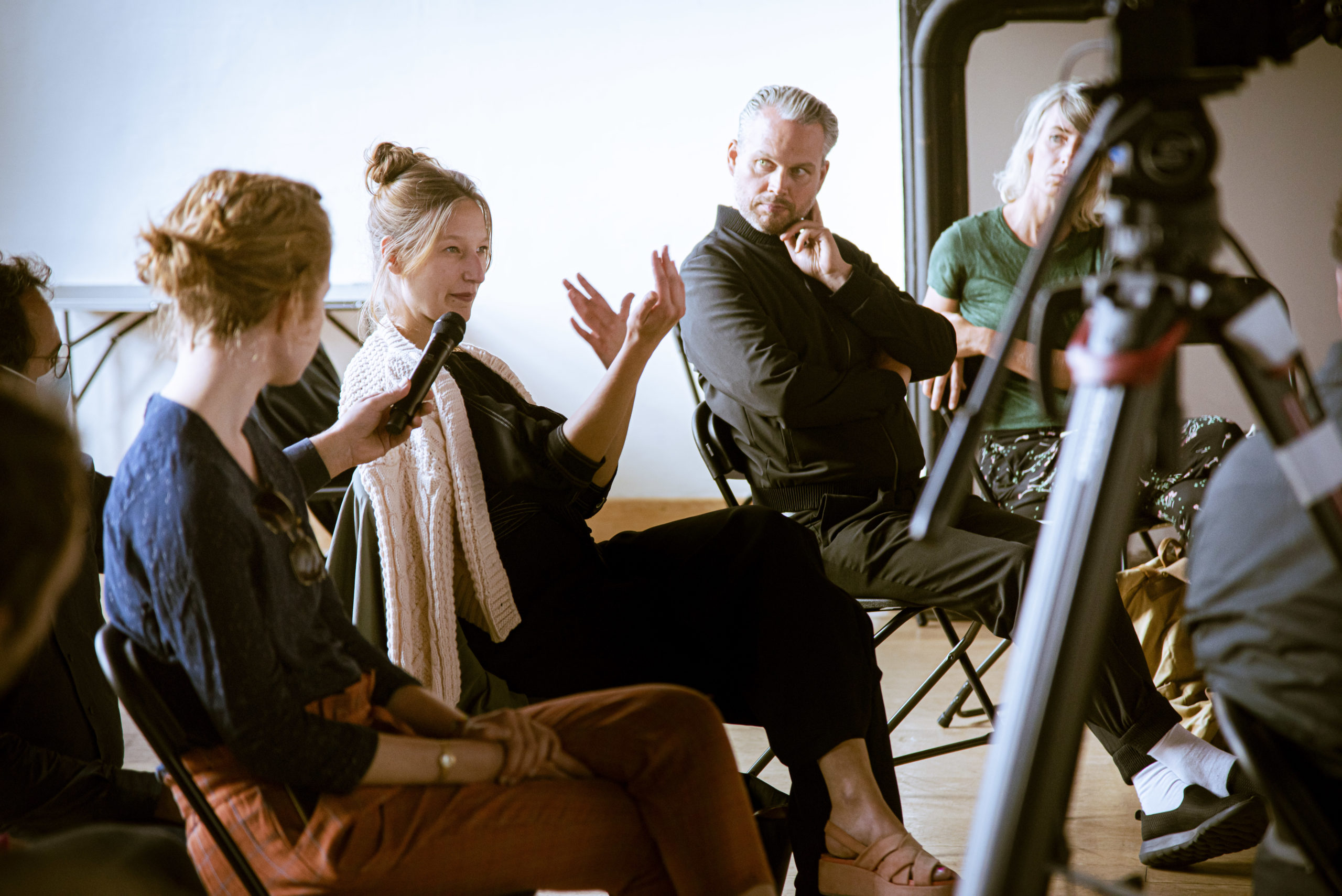 Borderland-Residencies-Eröffnungswochenende-auf-Schloss-Ringenberg-©-Image-Artist-Frank-Gronau-scaled